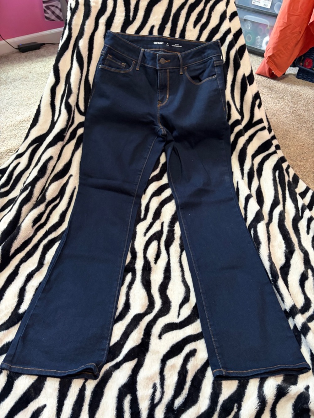 6 short Old Navy Navy mid rise Kicker Boot cut Jeans
